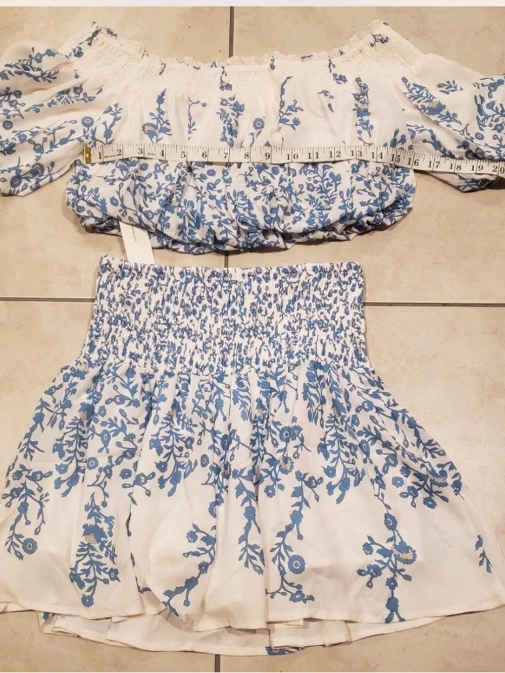 Commense floral off shoulder crop top and cinching skirt set - Picture 5 of 8